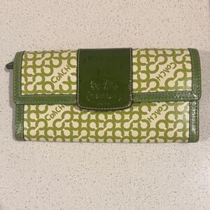 Coach Vintage Green and White Leather Patterned Coated Canvas Women's Wallet EUC